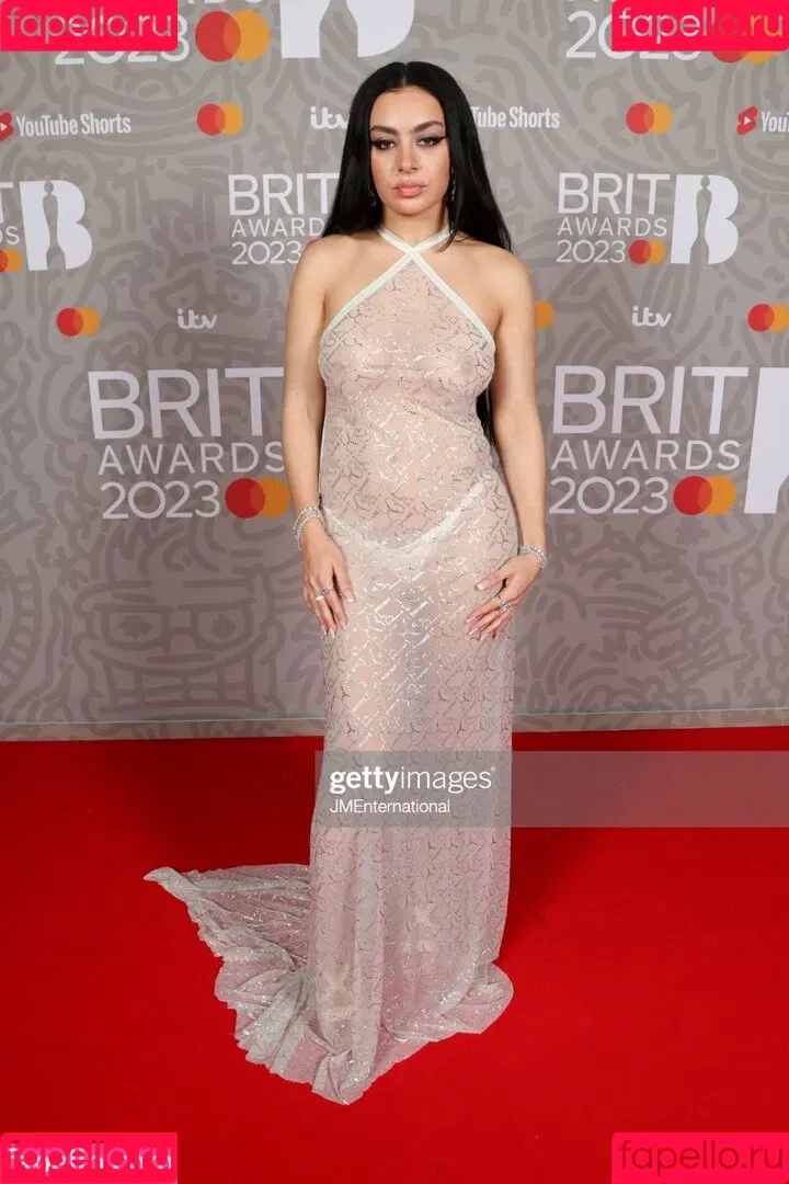 Charli XCX Onlyfans Photo Gallery 