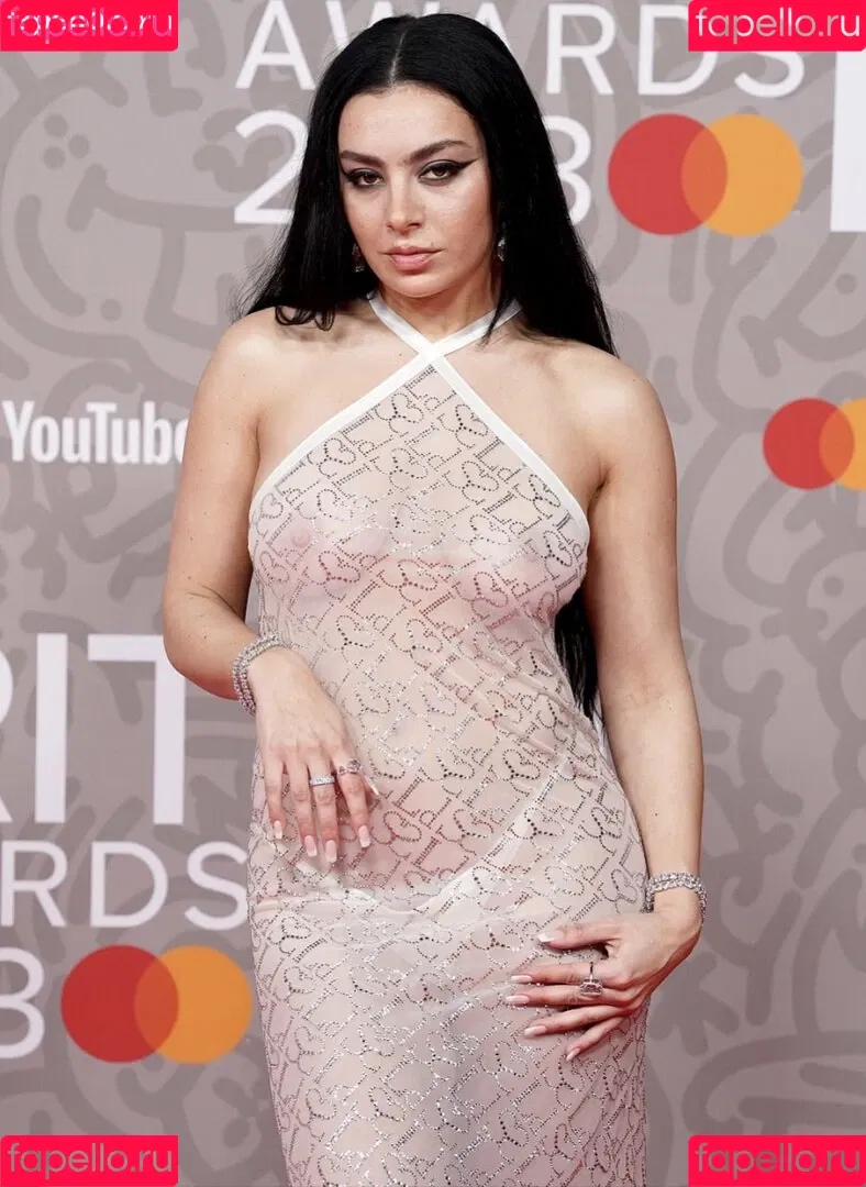 Charli XCX Onlyfans Photo Gallery 