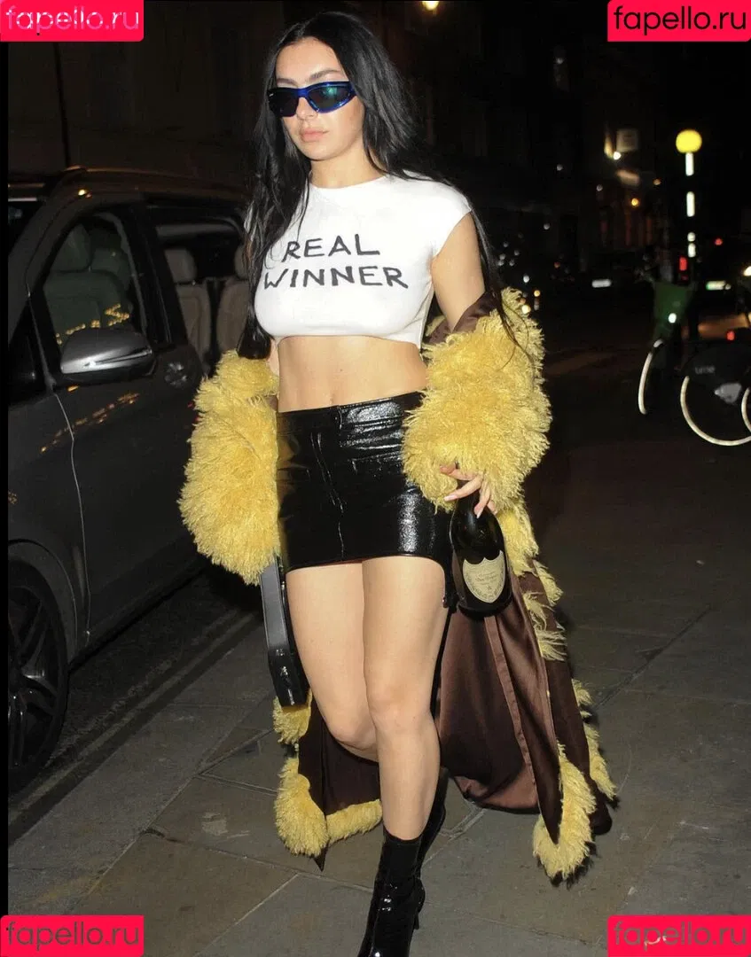 Charli XCX Onlyfans Photo Gallery 