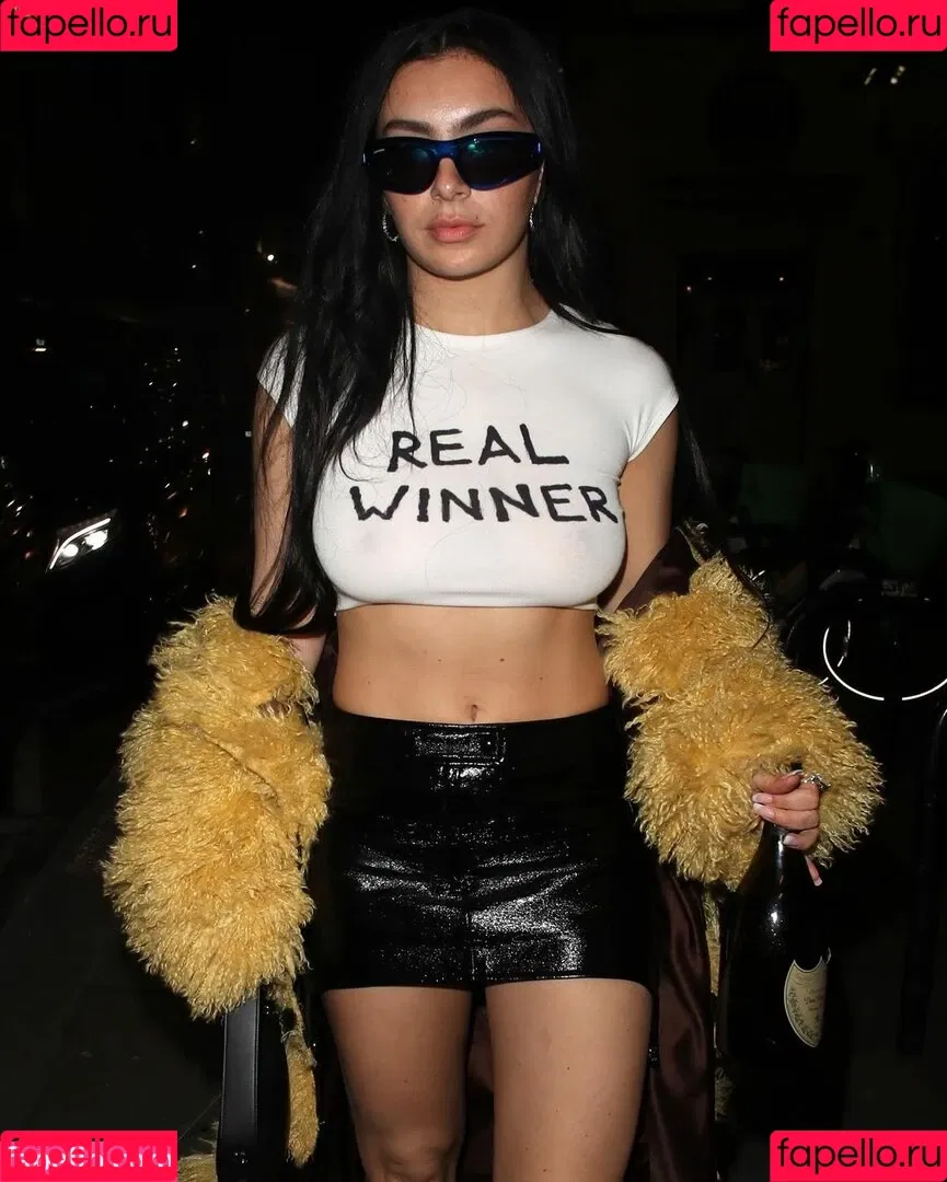 Charli XCX Onlyfans Photo Gallery 