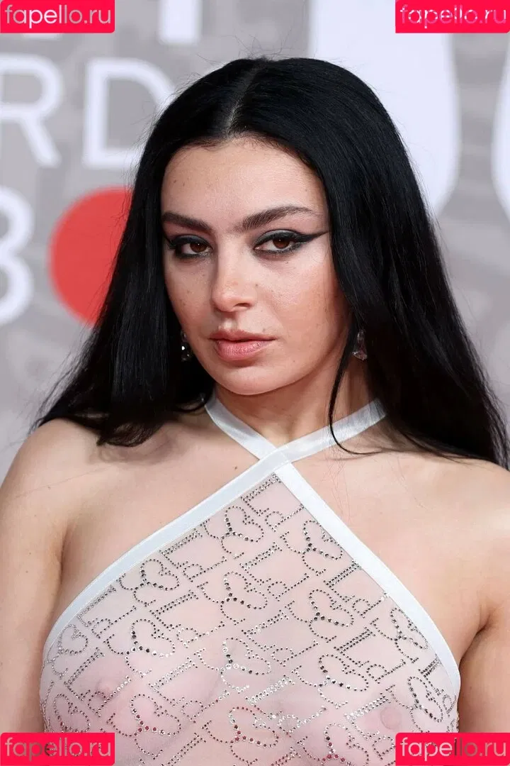 Charli XCX Onlyfans Photo Gallery 