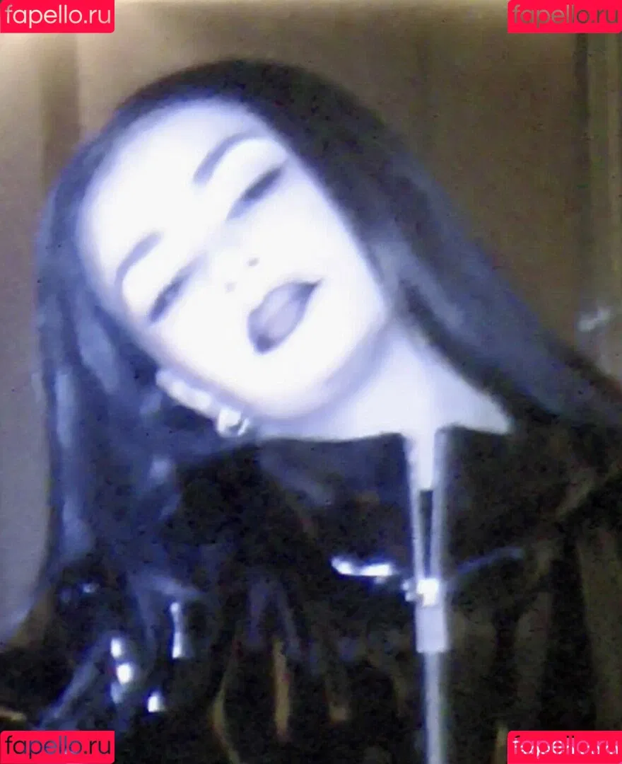 Charli XCX Onlyfans Photo Gallery 