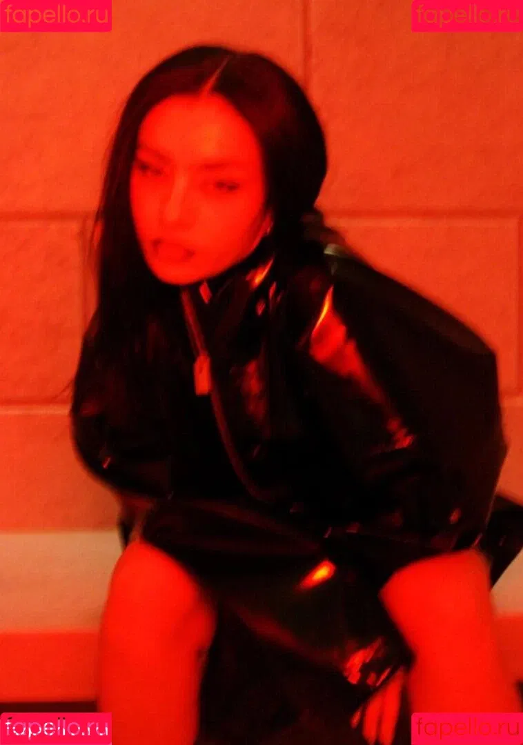 Charli XCX Onlyfans Photo Gallery 