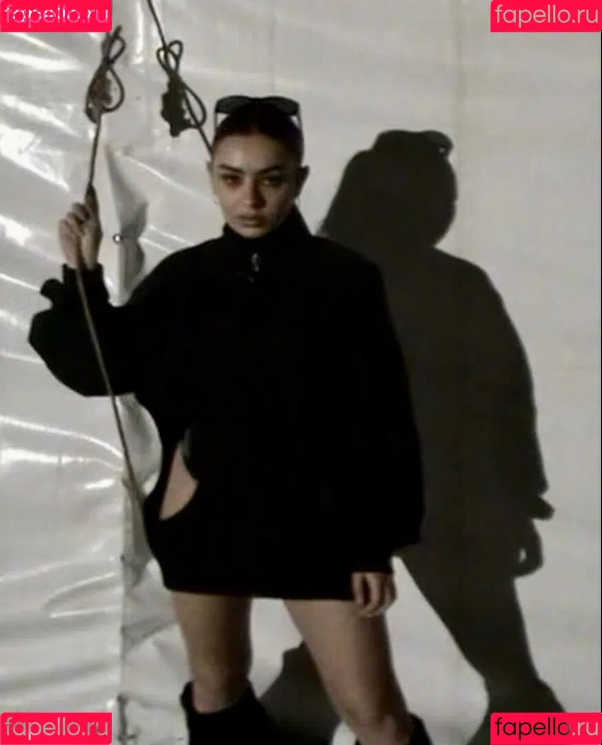 Charli XCX Onlyfans Photo Gallery 