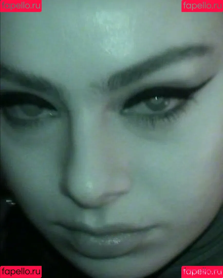 Charli XCX Onlyfans Photo Gallery 
