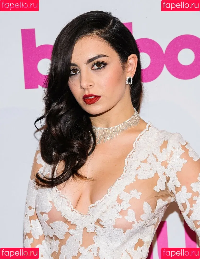 Charli XCX Onlyfans Photo Gallery 
