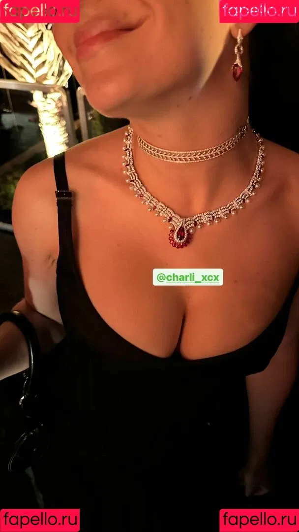 Charli XCX Onlyfans Photo Gallery 
