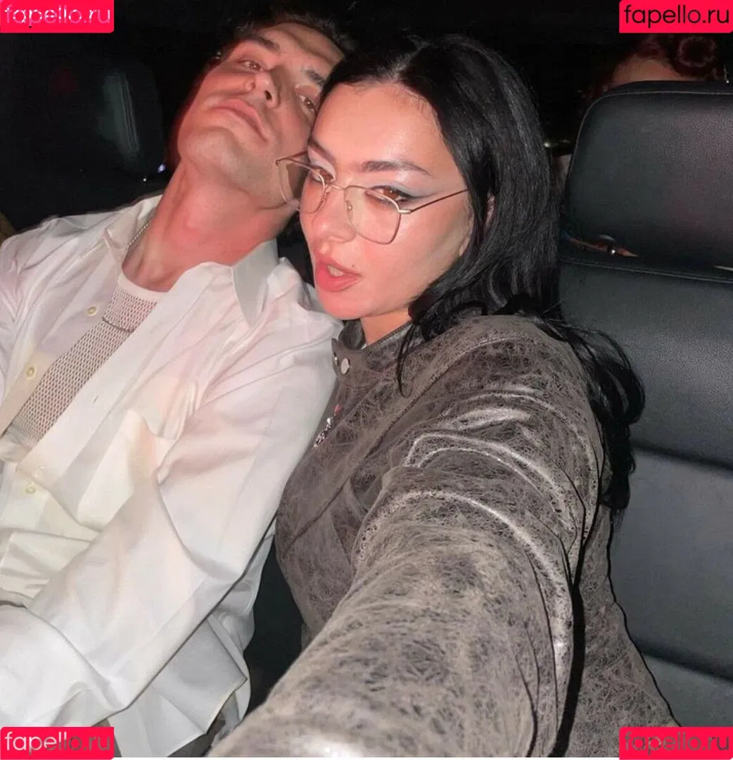 Charli XCX Onlyfans Photo Gallery 