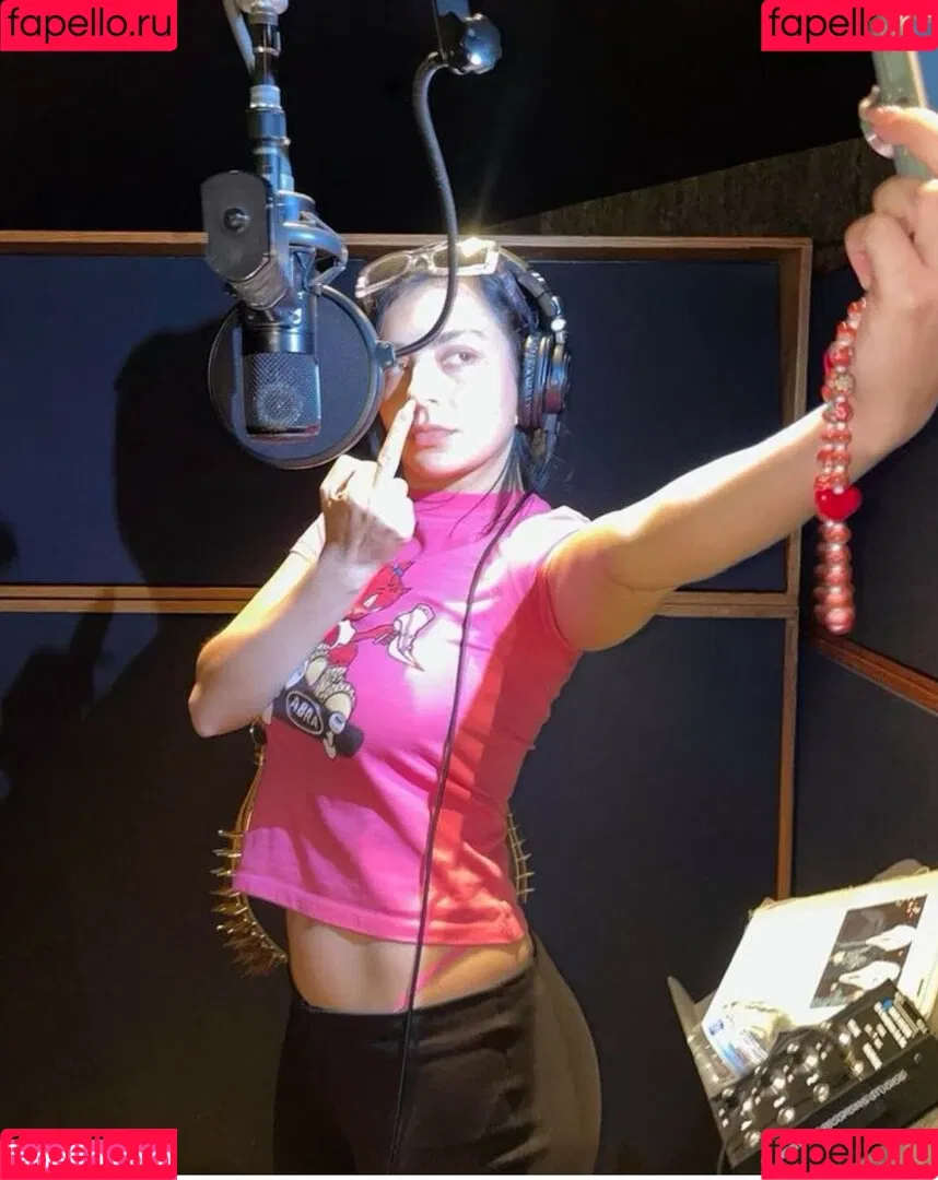 Charli XCX Onlyfans Photo Gallery 