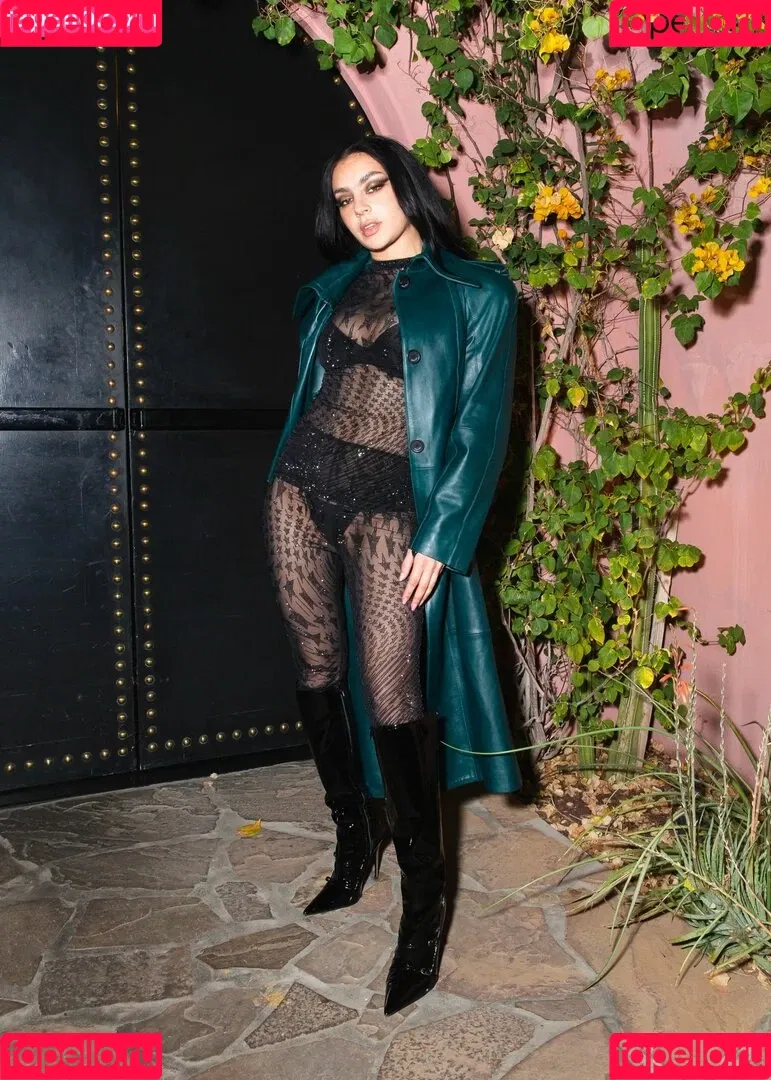 Charli XCX Onlyfans Photo Gallery 