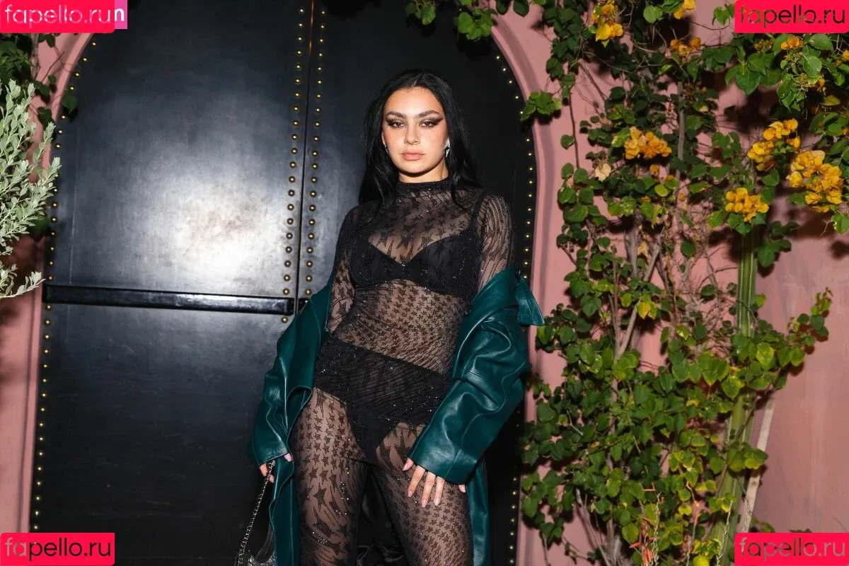 Charli XCX Onlyfans Photo Gallery 