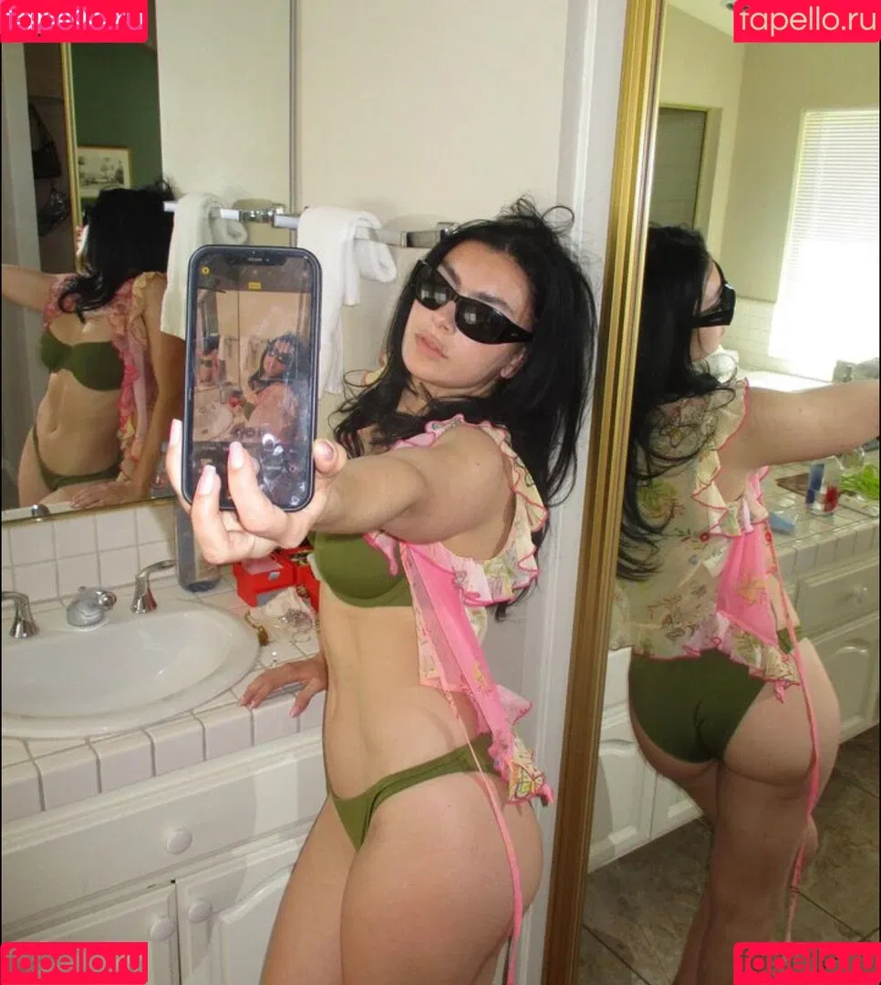 Charli XCX Onlyfans Photo Gallery 