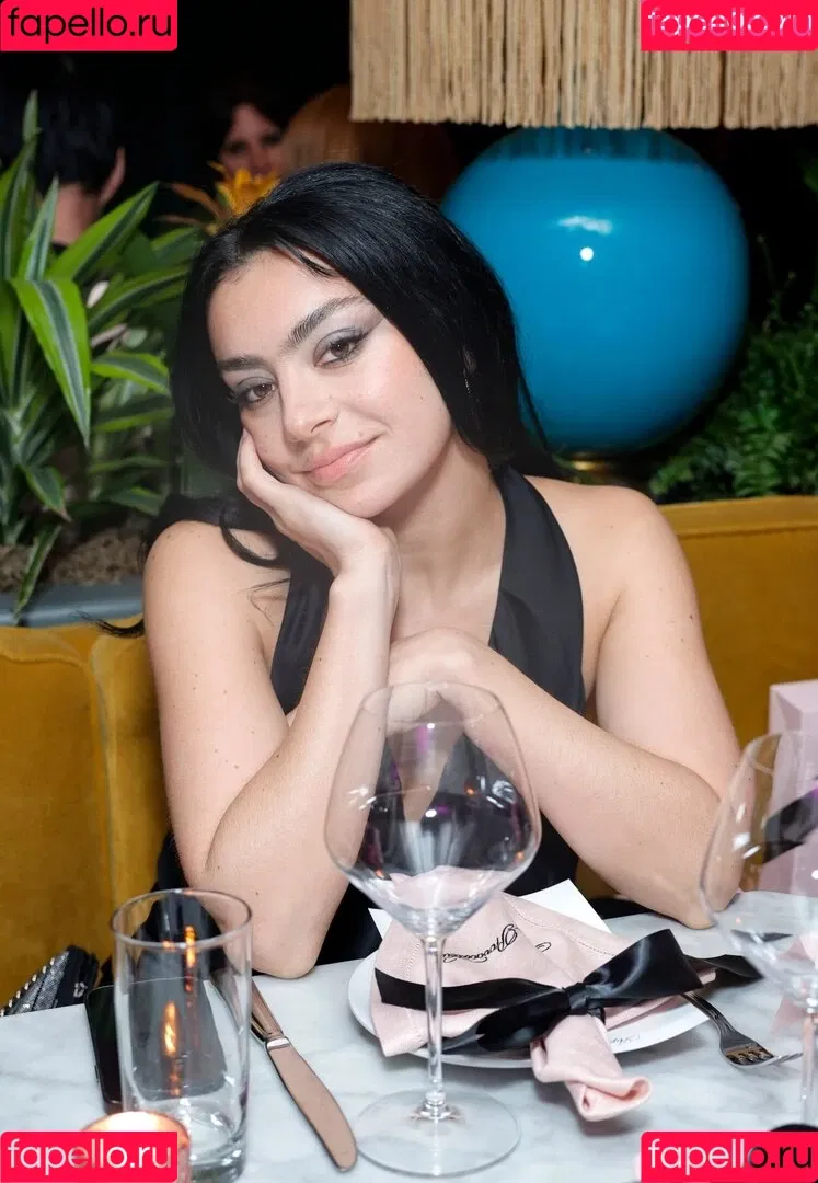 Charli XCX Onlyfans Photo Gallery 