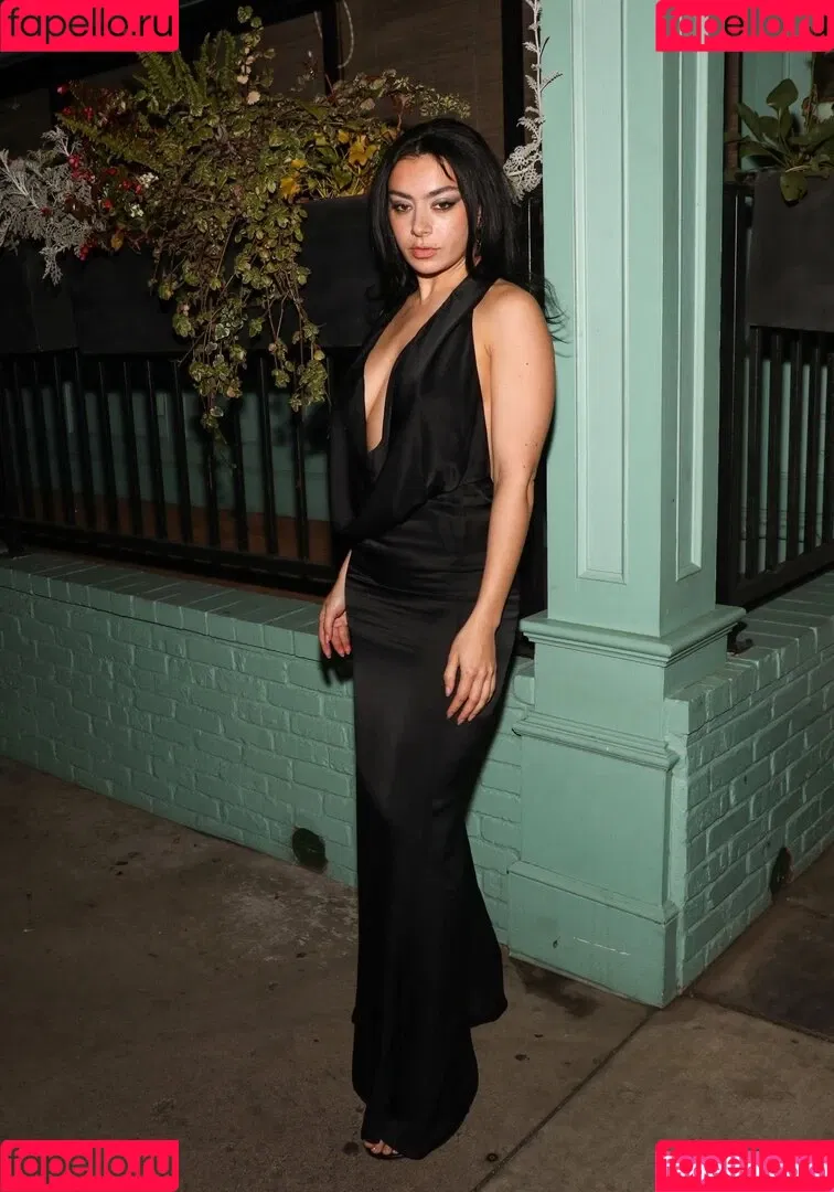 Charli XCX Onlyfans Photo Gallery 
