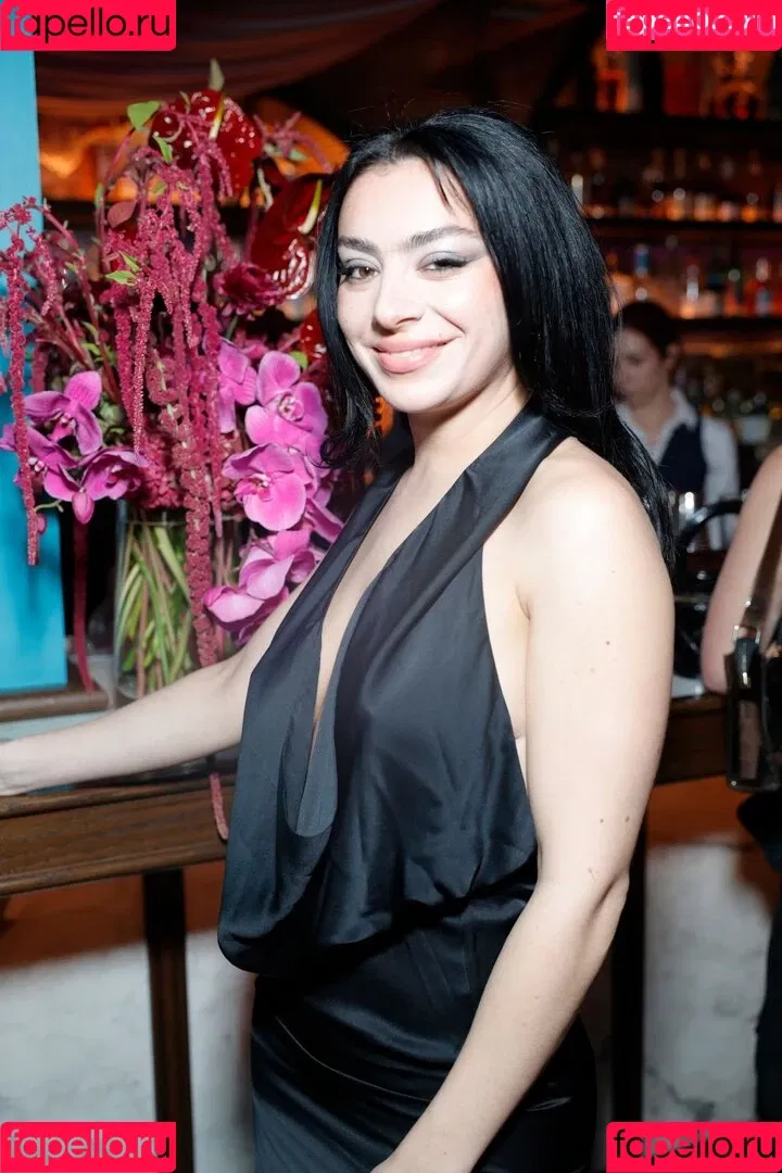 Charli XCX Onlyfans Photo Gallery 