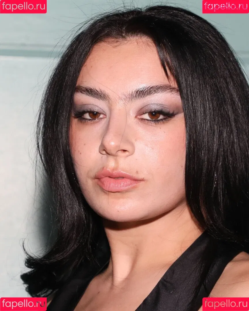 Charli XCX Onlyfans Photo Gallery 