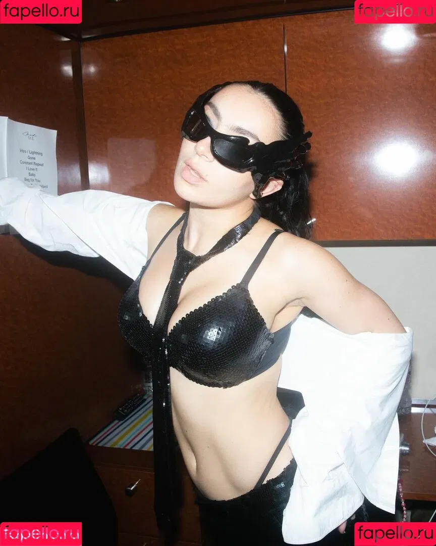 Charli XCX Onlyfans Photo Gallery 