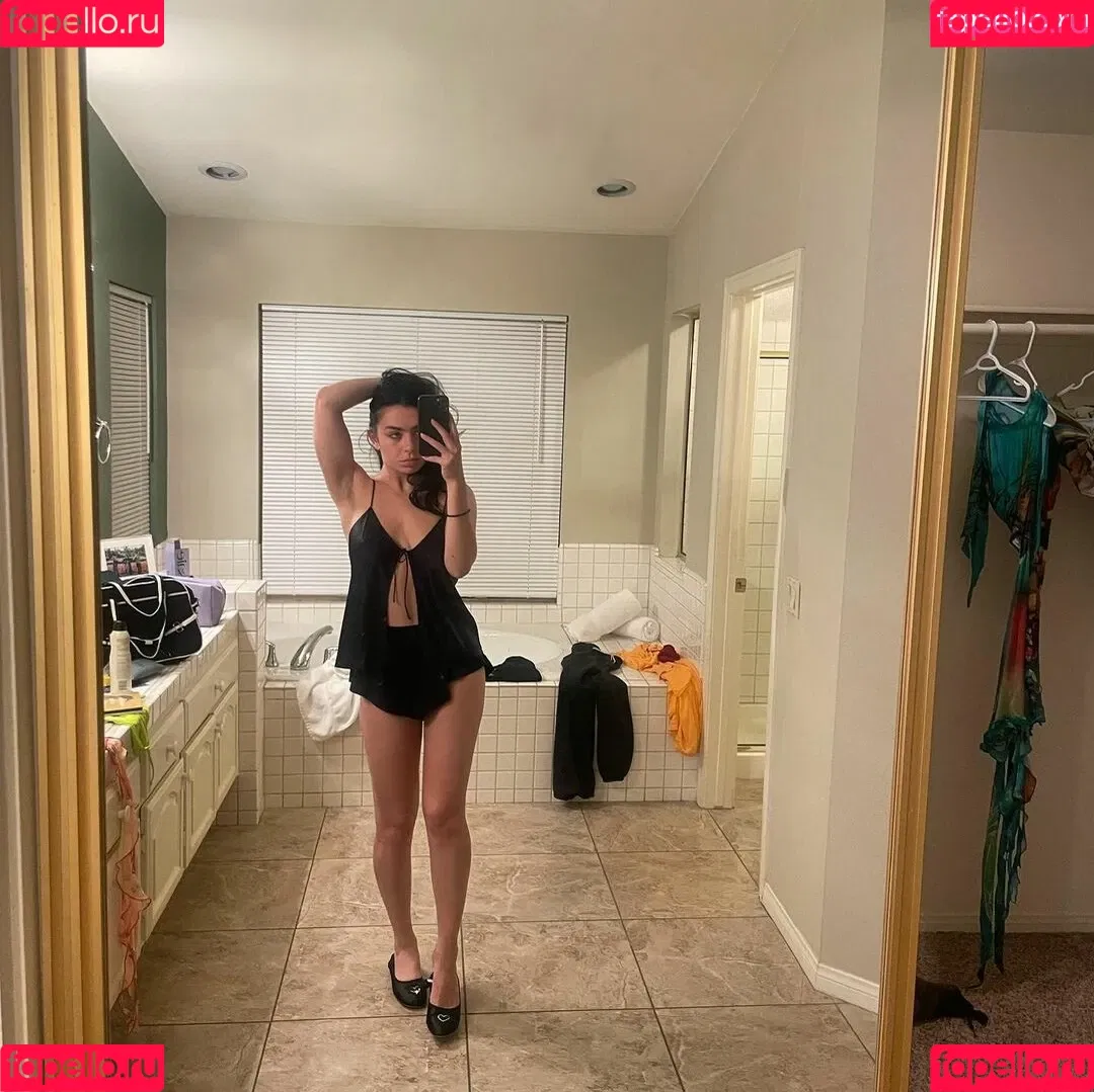 Charli XCX Onlyfans Photo Gallery 