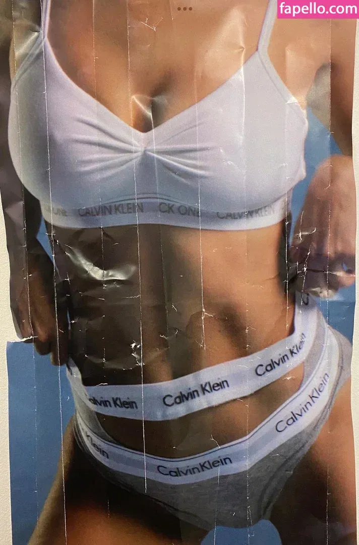 Charli XCX Onlyfans Photo Gallery 