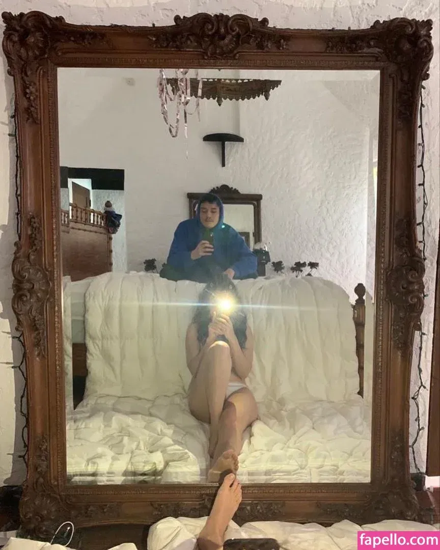 Charli XCX Onlyfans Photo Gallery 