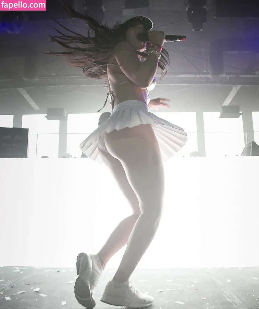 Charli XCX Onlyfans Photo Gallery 