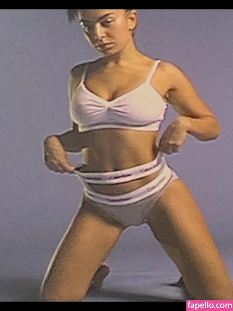 Charli XCX Onlyfans Photo Gallery 