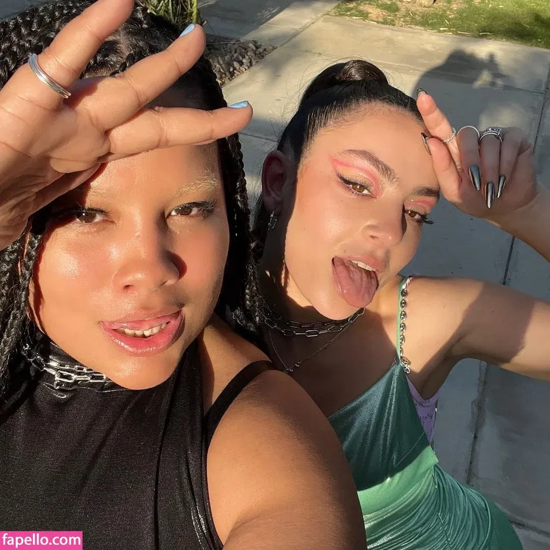 Charli XCX Onlyfans Photo Gallery 