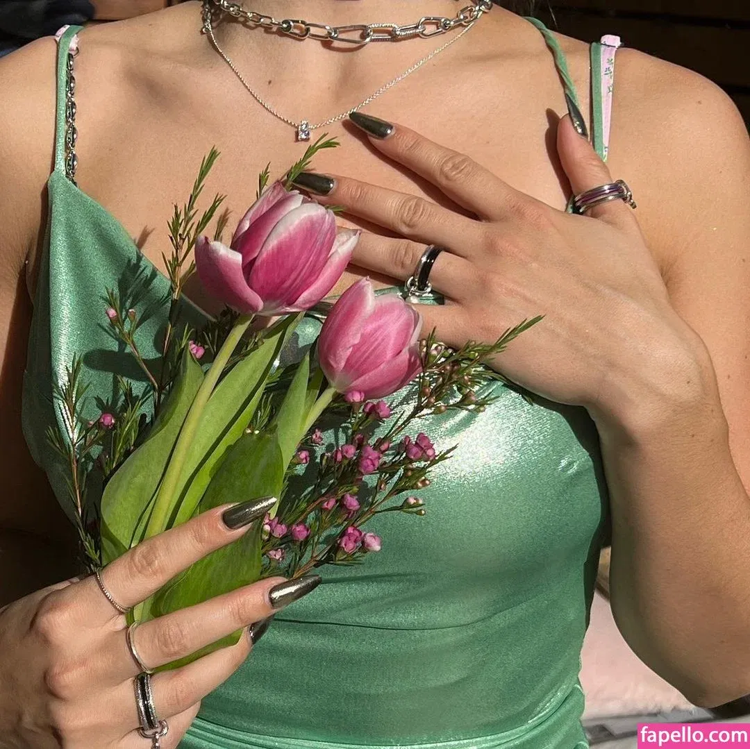 Charli XCX Onlyfans Photo Gallery 