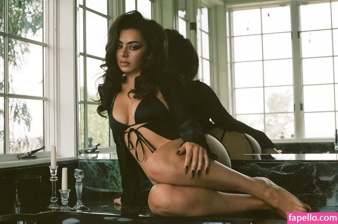 Charli XCX Onlyfans Photo Gallery 