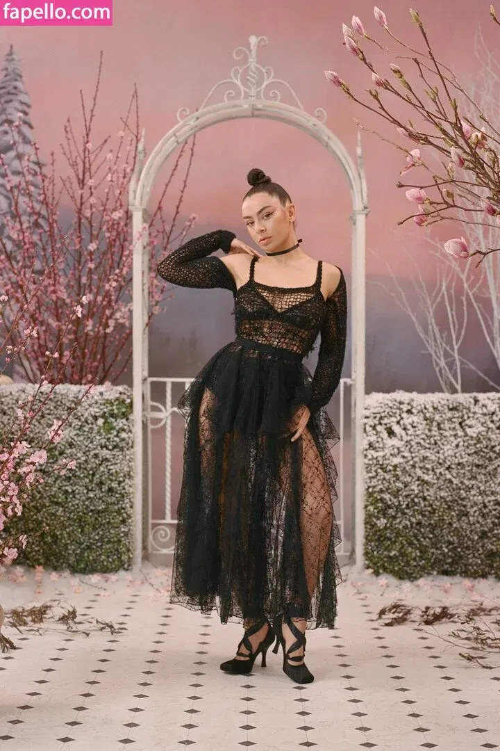 Charli XCX Onlyfans Photo Gallery 