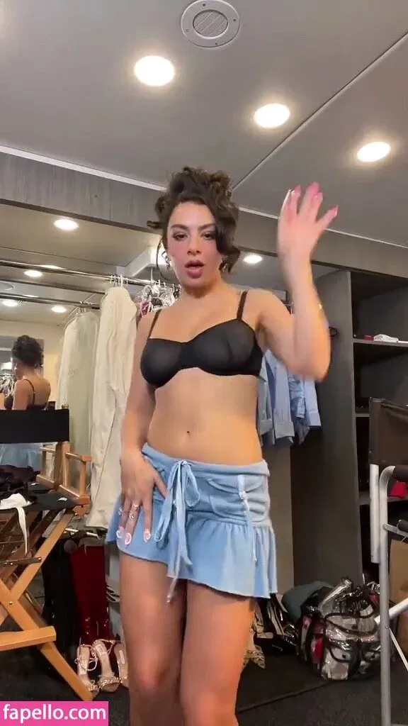 Charli XCX Onlyfans Photo Gallery 