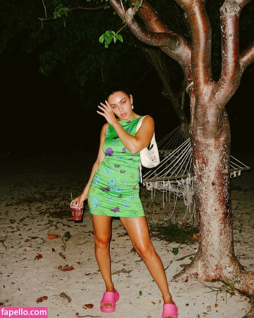 Charli XCX Onlyfans Photo Gallery 