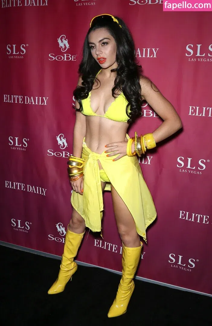 Charli XCX Onlyfans Photo Gallery 