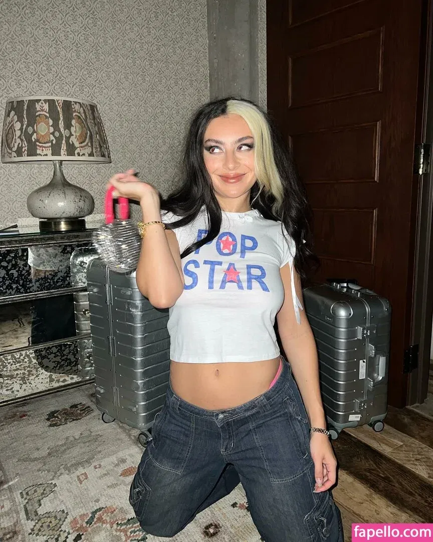 Charli XCX Onlyfans Photo Gallery 
