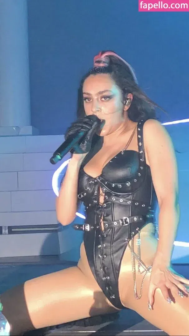 Charli XCX Onlyfans Photo Gallery 