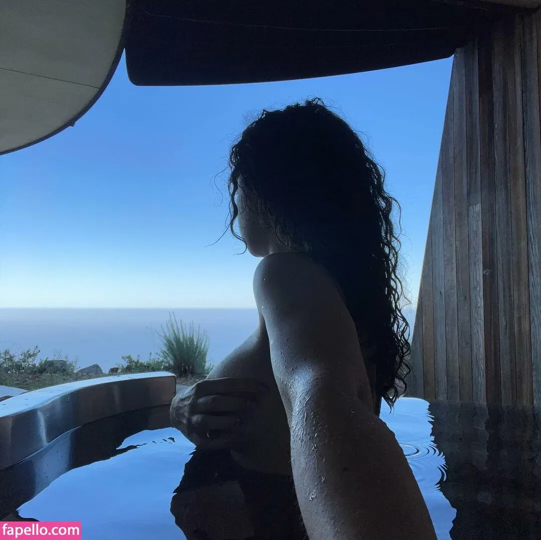 Charli XCX Onlyfans Photo Gallery 