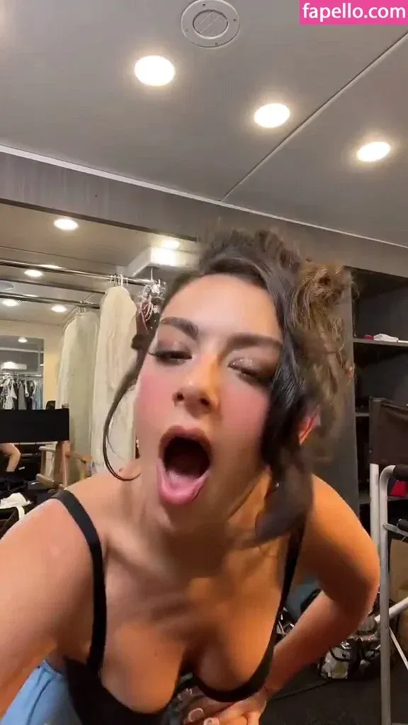 Charli XCX Onlyfans Photo Gallery 