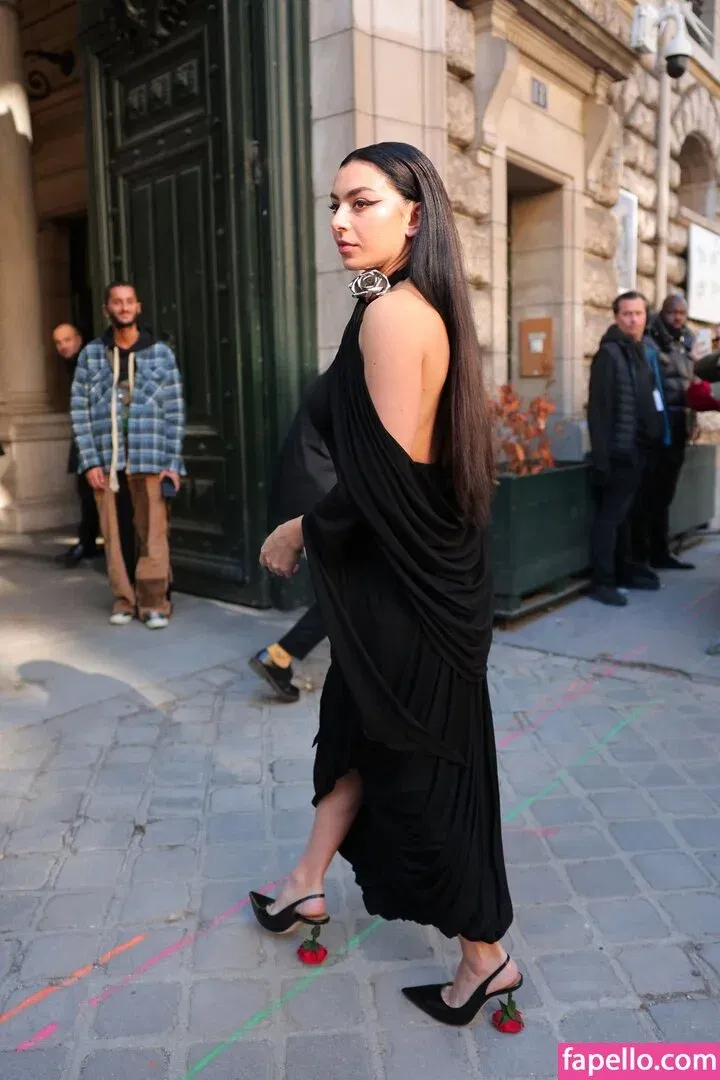 Charli XCX Onlyfans Photo Gallery 