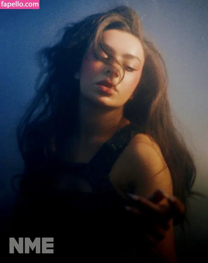 Charli XCX Onlyfans Photo Gallery 