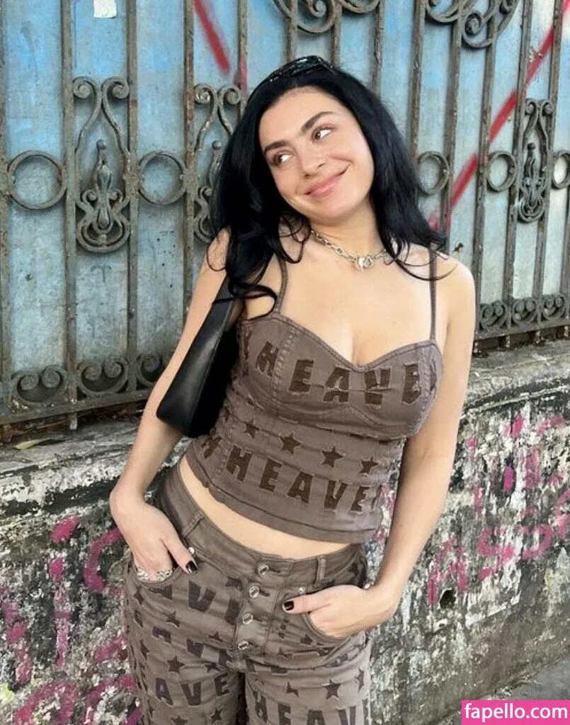 Charli XCX Onlyfans Photo Gallery 