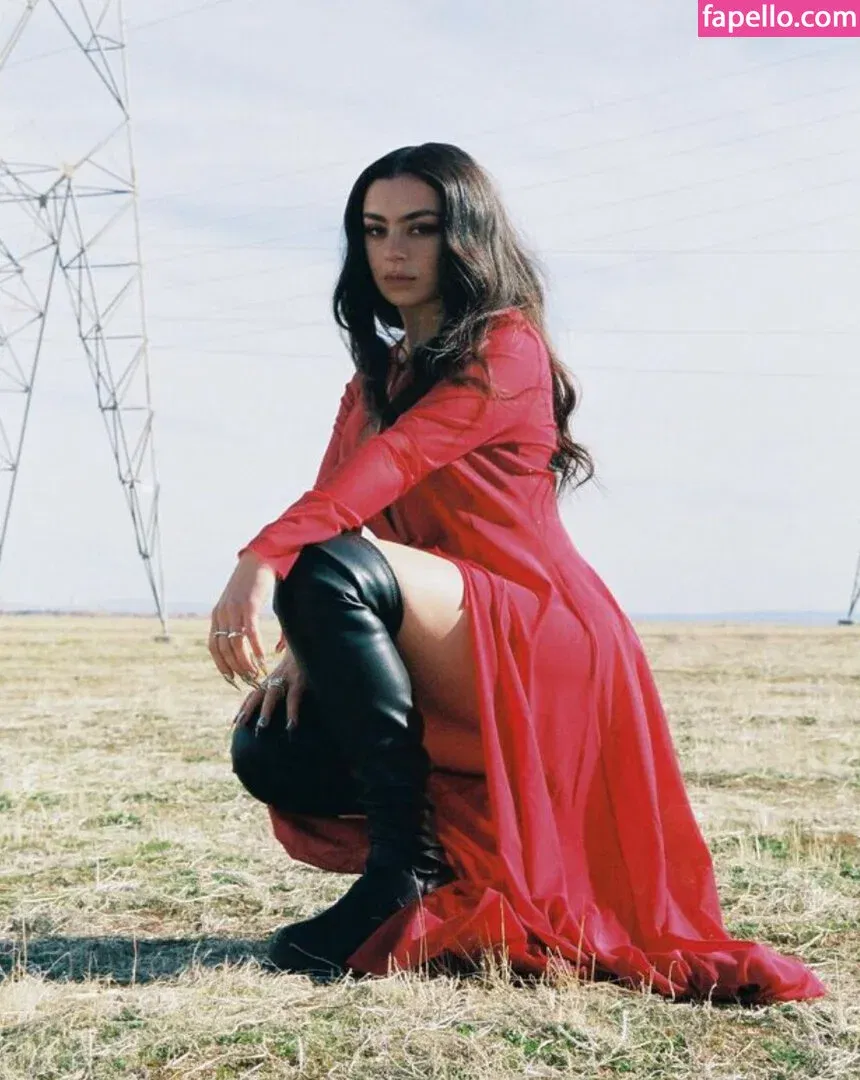 Charli XCX Onlyfans Photo Gallery 