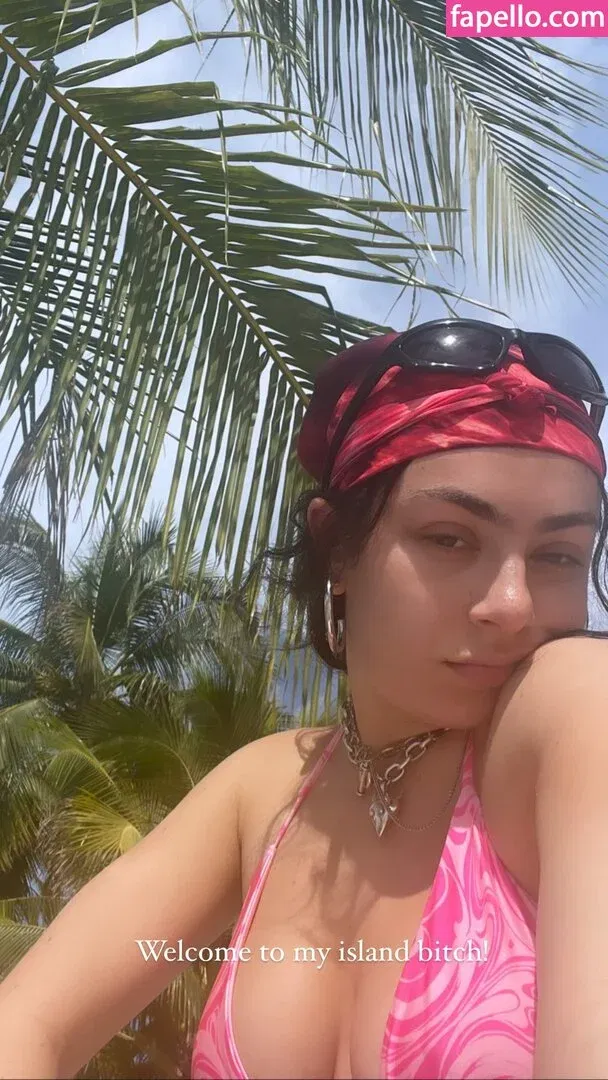 Charli XCX Onlyfans Photo Gallery 
