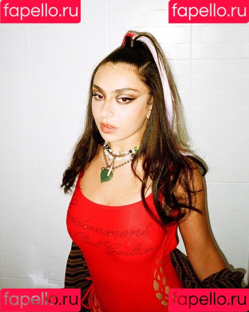 Charli XCX Onlyfans Photo Gallery 