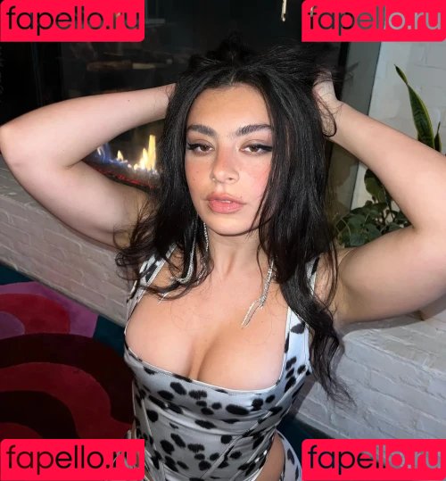 Charli XCX Onlyfans Photo Gallery 
