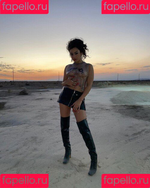 Charli XCX Onlyfans Photo Gallery 