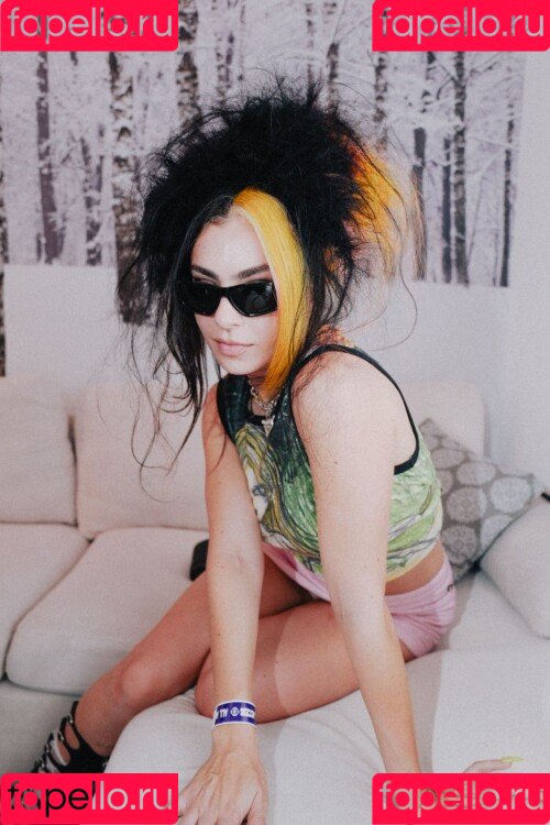 Charli XCX Onlyfans Photo Gallery 