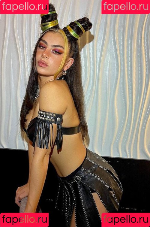 Charli XCX Onlyfans Photo Gallery 