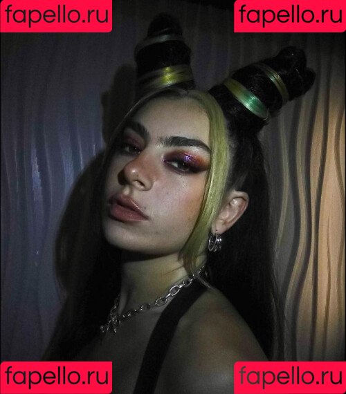Charli XCX Onlyfans Photo Gallery 