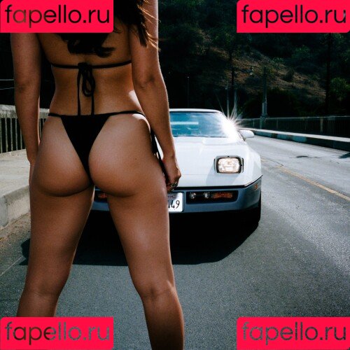 Charli XCX Onlyfans Photo Gallery 