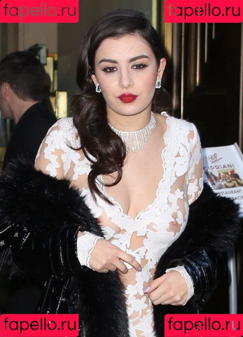 Charli XCX Onlyfans Photo Gallery 